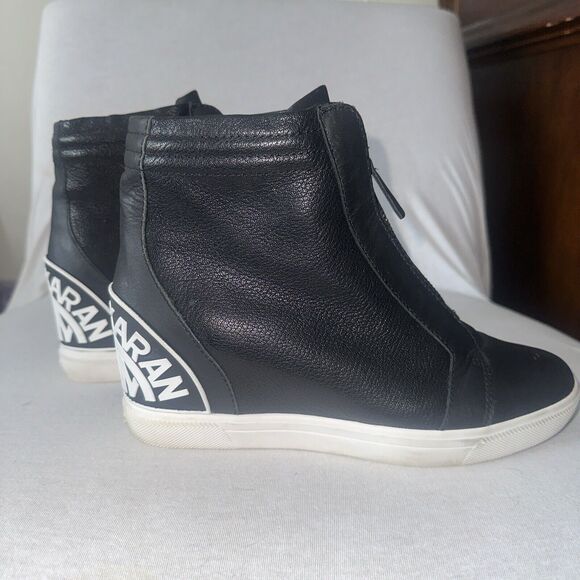 DKNY WOMENS Connie Black Leather Zip Up Slip On Wedge Size 10 EUC - Picture 5 of 8